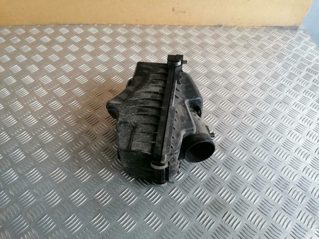 Gaisa filtra korpuss priekš TOYOTA AVENSIS 2007 2 Gaisa filtra korpuss priekš TOYOTA AVENSIS 2007