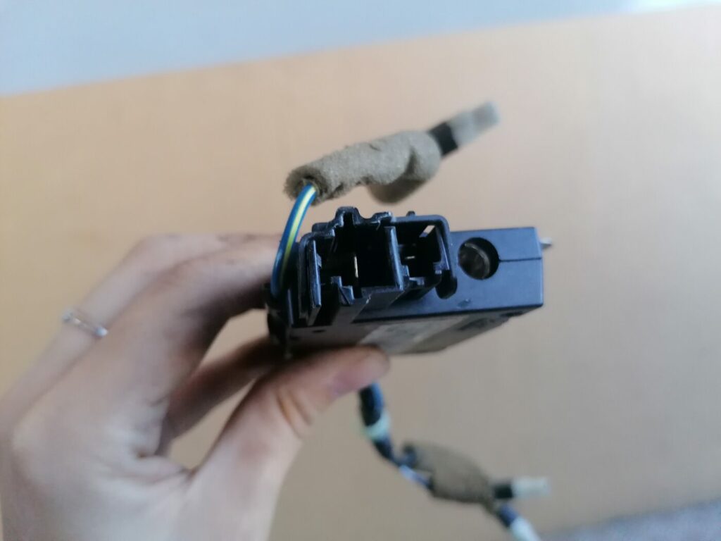 Antenas pastiprinātāja bloks priekš HONDA ACCORD 2007 YR562P 3 Antenas pastiprinātāja bloks priekš HONDA ACCORD 2007 YR562P