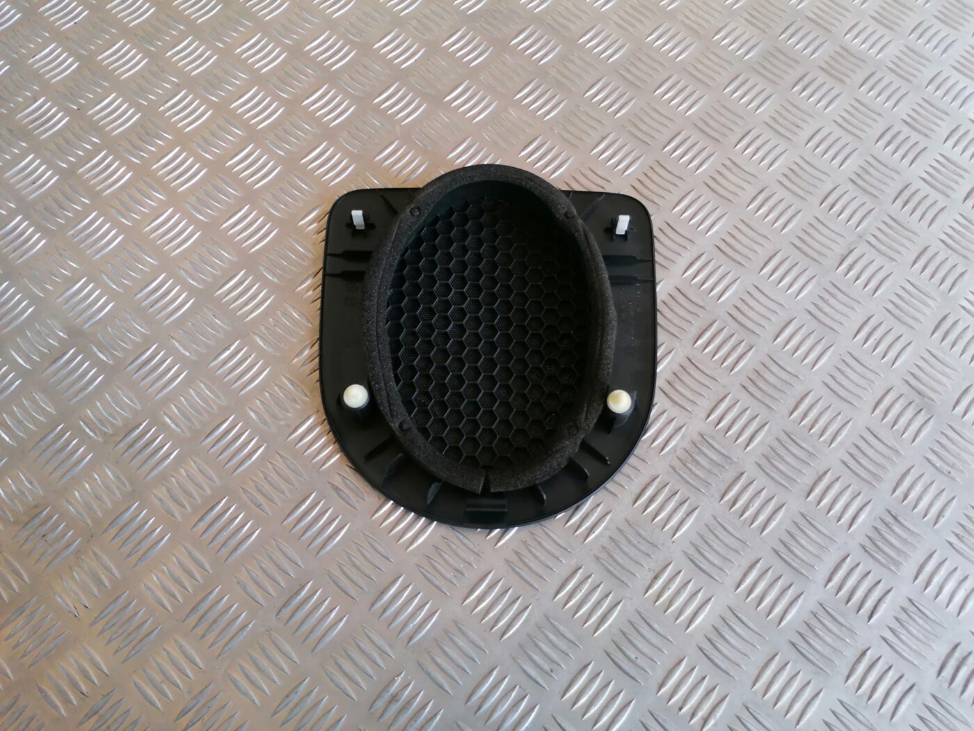 Skaļruņa apdare aizmugurējā plauktā priekš HONDA ACCORD 2007 YR562P 2 Skaļruņa apdare aizmugurējā plauktā priekš HONDA ACCORD 2007 YR562P