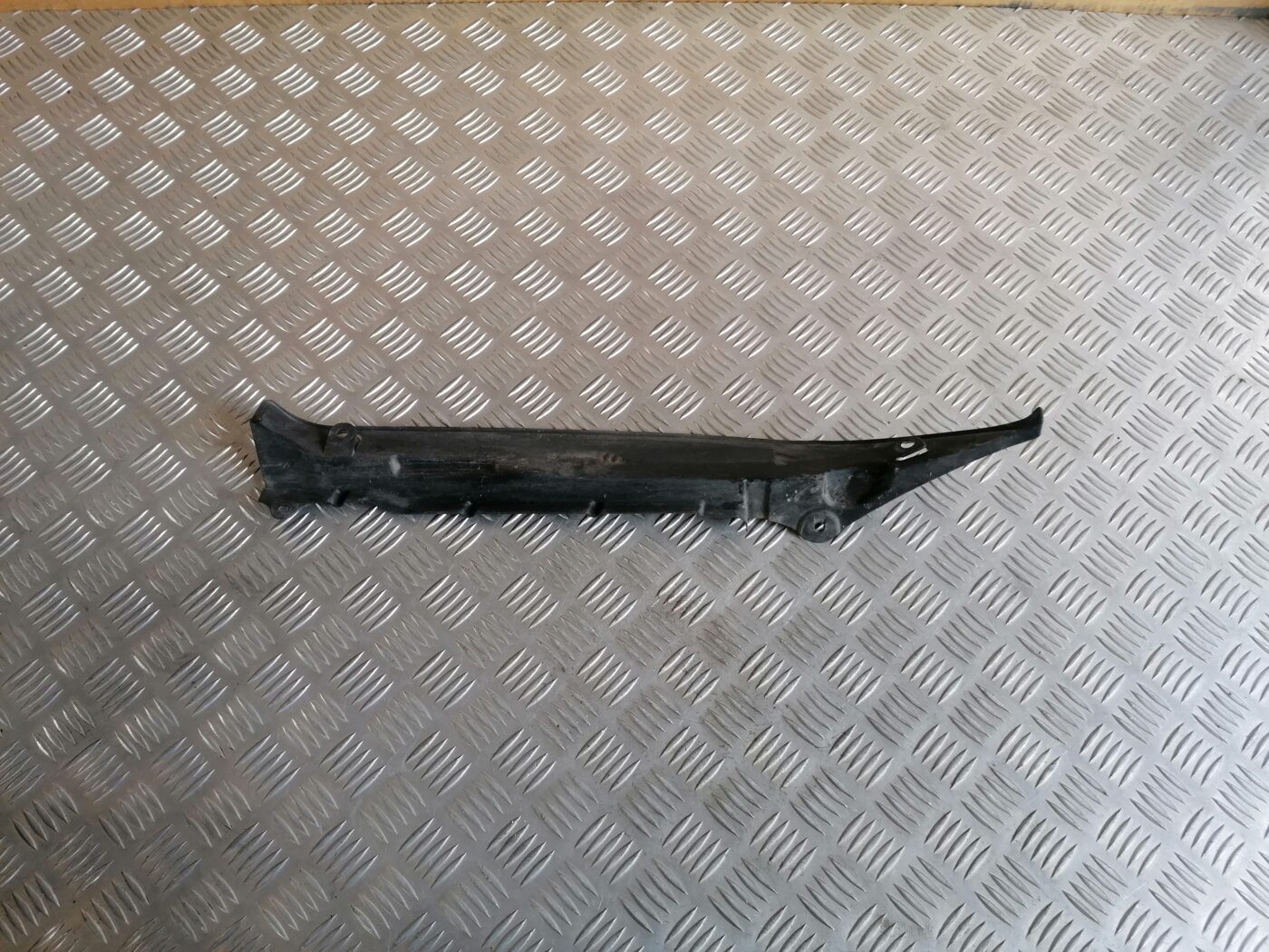 Ieliktņis starp spārnu un durvīm priekš HONDA ACCORD 2007 YR562P 1 Ieliktņis starp spārnu un durvīm priekš HONDA ACCORD 2007 YR562P