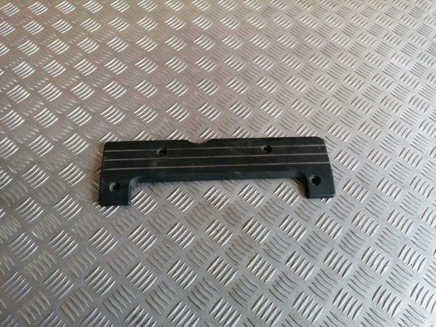 Dzinēja dekoratīva vāka daļa priekš HONDA ACCORD 2007 YR562P 1 Dzinēja dekoratīva vāka daļa priekš HONDA ACCORD 2007 YR562P