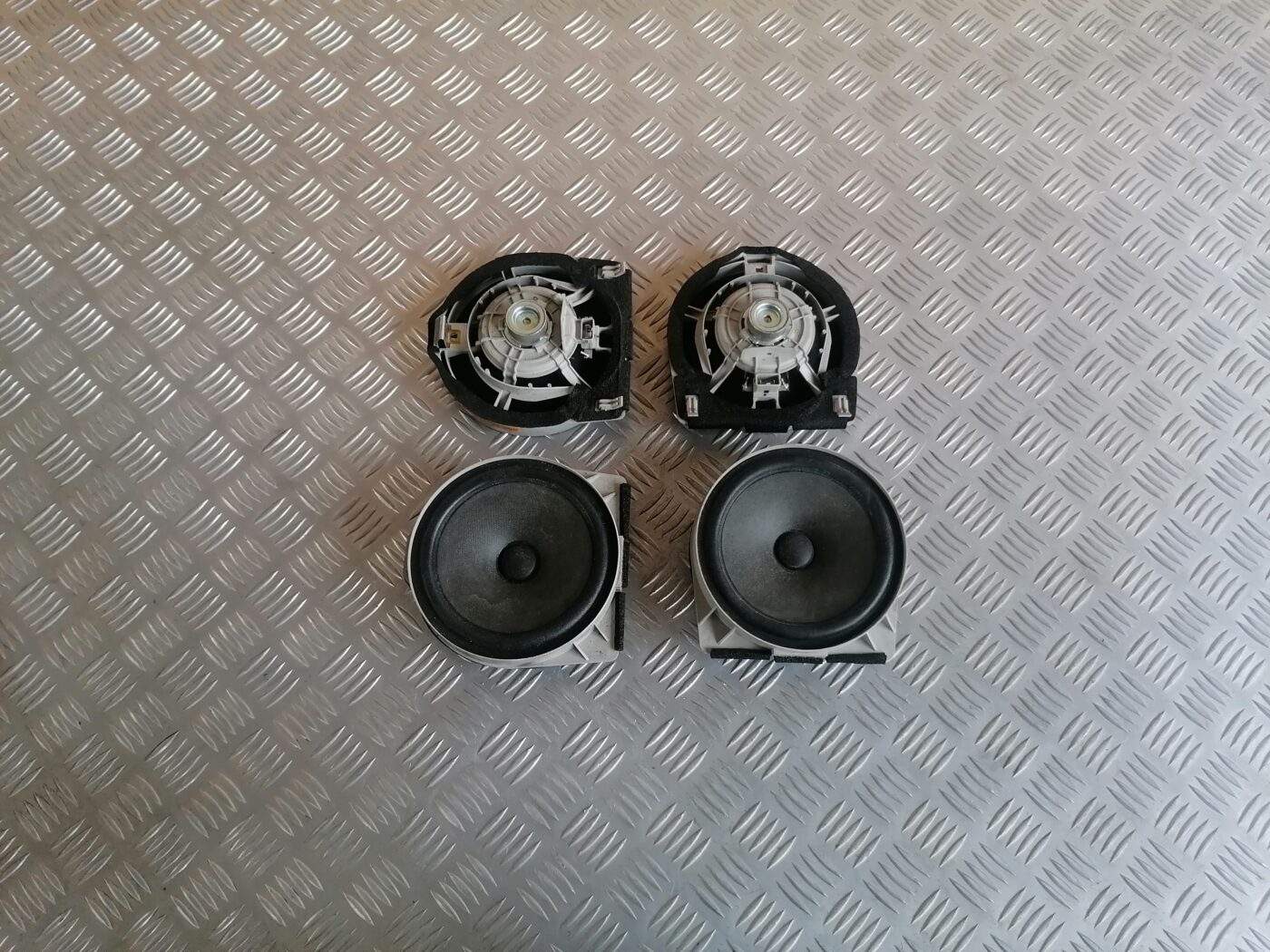 Durvju skaļrunis, apakšā priekš HONDA CR-V 2006 1 Durvju skaļrunis, apakšā priekš HONDA CR-V 2006