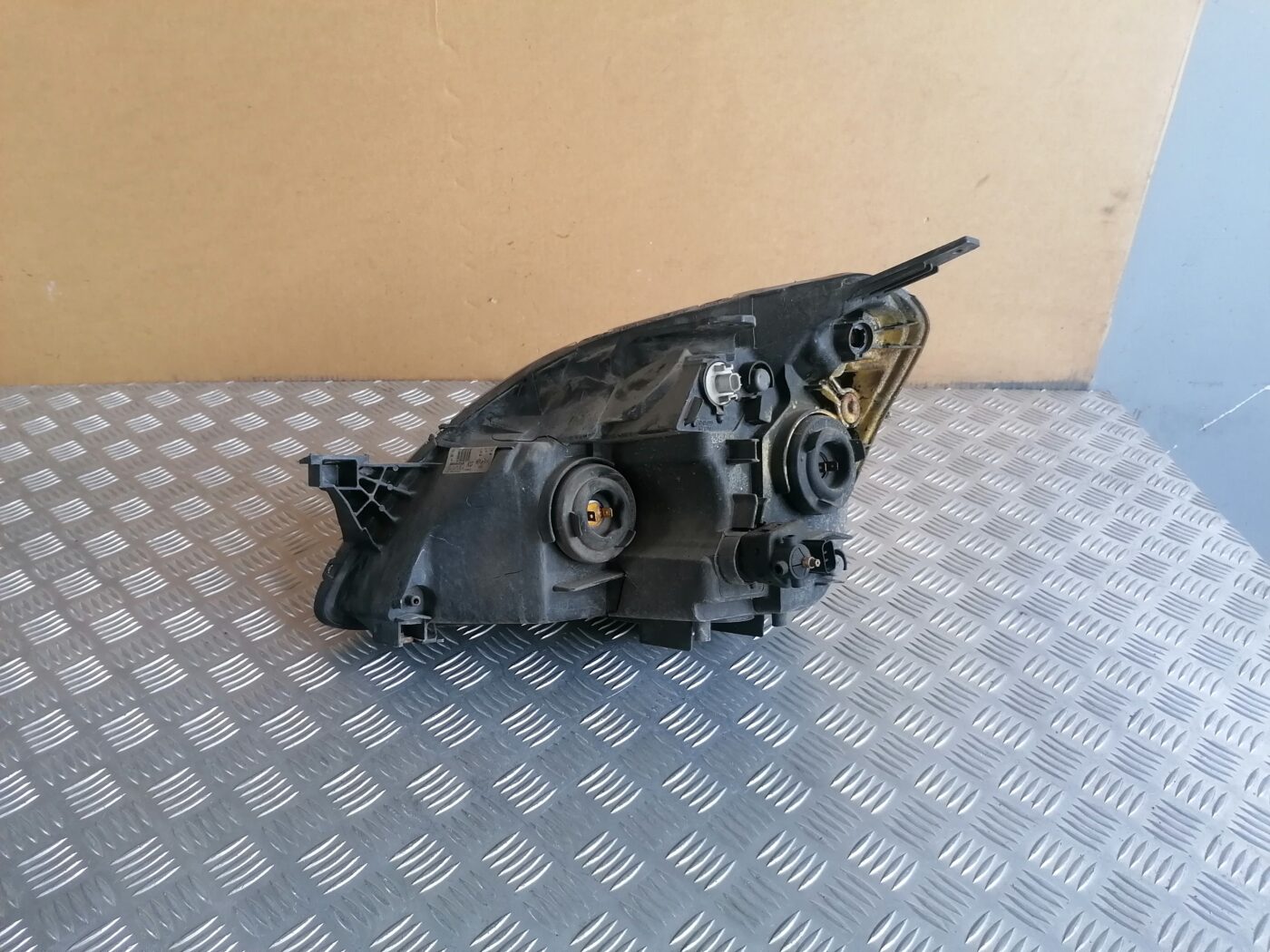 Priekšējais labais lukturis priekš HONDA CR-V 2006 2 Priekšējais labais lukturis priekš HONDA CR-V 2006