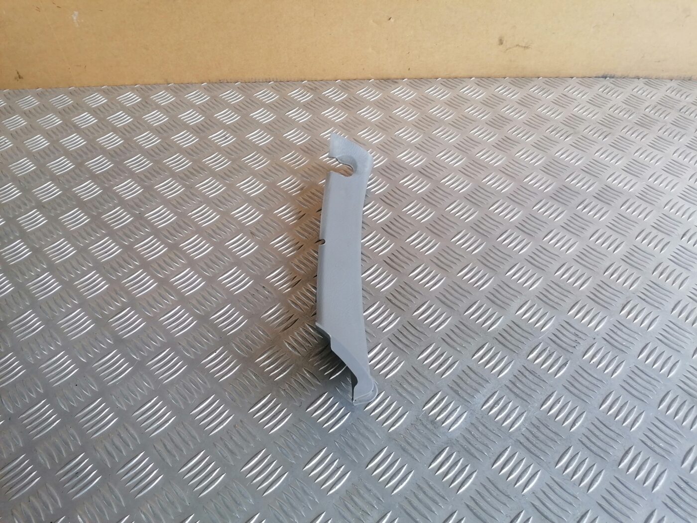 Bagāžnieka vāka apdare priekš HONDA CR-V 2006 1 Bagāžnieka vāka apdare priekš HONDA CR-V 2006