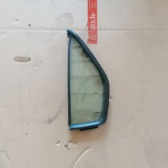 Kreiso durvju stūra stikls priekš HONDA CR-V 2006