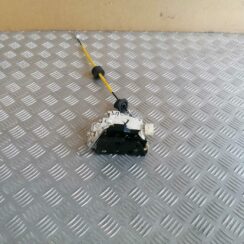 Aizmugurējo labo durvju slēdzene priekš AUDI A6 2008