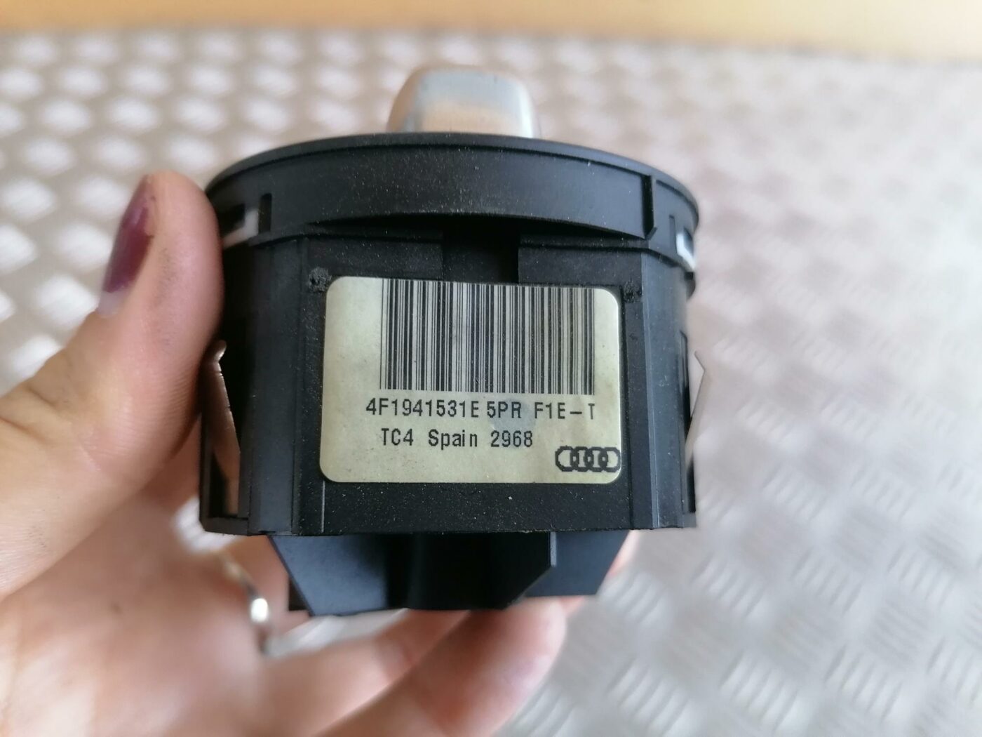 Gaismas slēdzis priekš AUDI A6 2008 4 Gaismas slēdzis priekš AUDI A6 2008