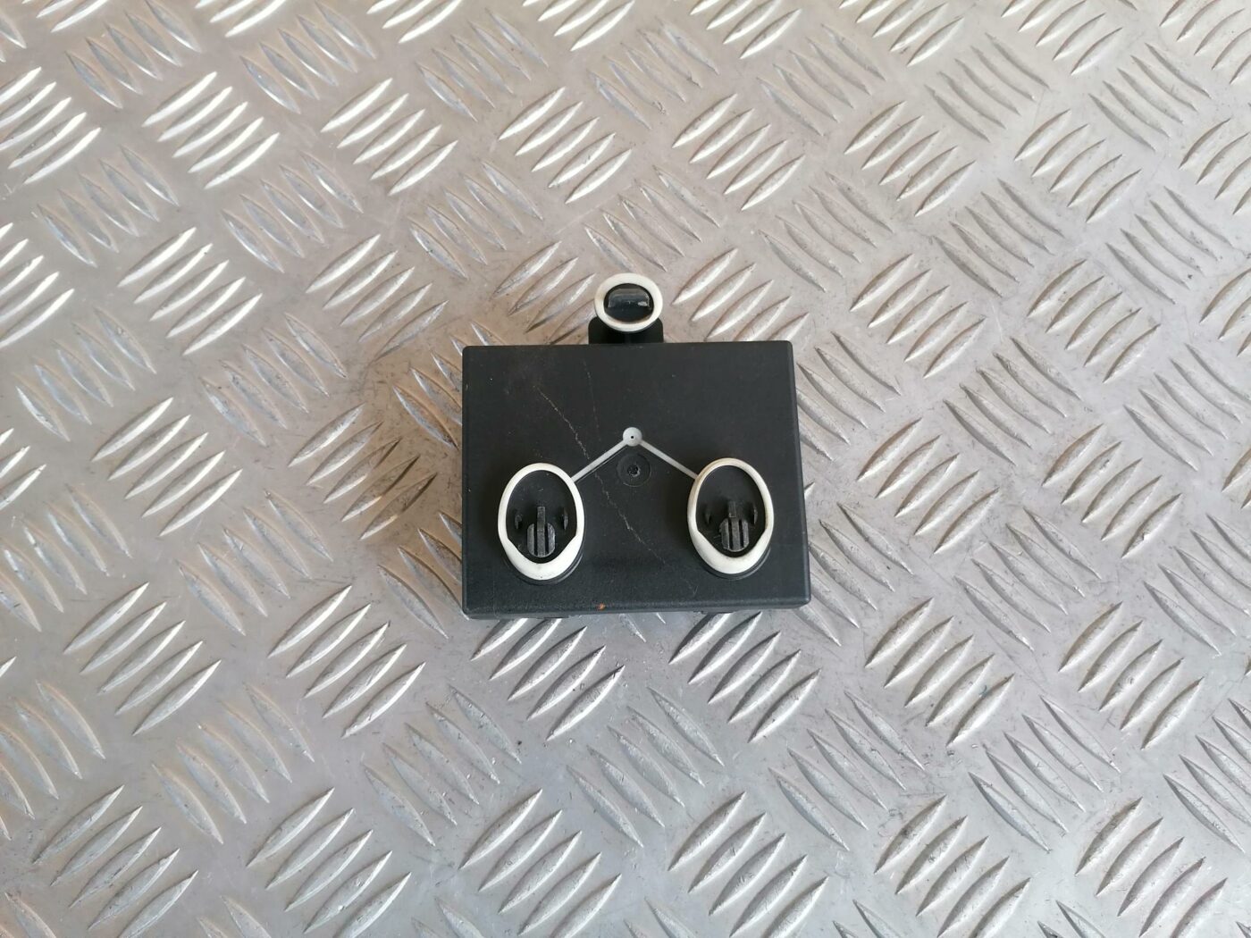 Priekšējo labo durvju vadības bloks priekš AUDI A6 2008 2 Priekšējo labo durvju vadības bloks priekš AUDI A6 2008