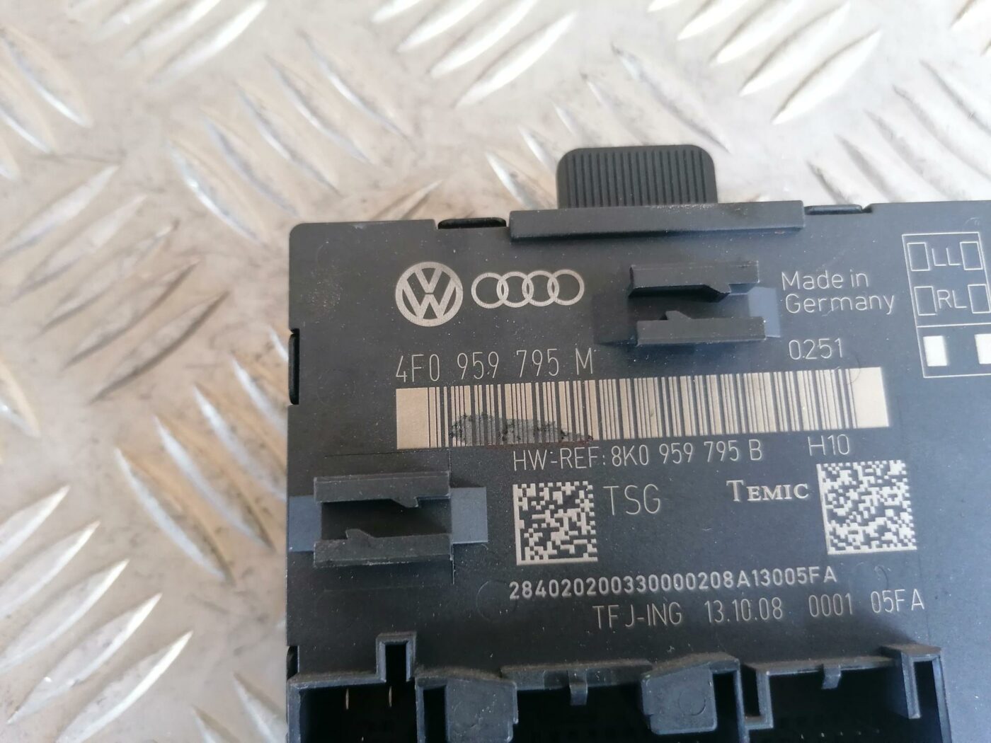 Priekšējo labo durvju vadības bloks priekš AUDI A6 2008 3 Priekšējo labo durvju vadības bloks priekš AUDI A6 2008