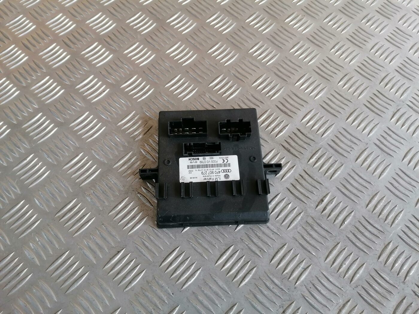 Komforta vadības bloks priekš AUDI A6 2008 1 Komforta vadības bloks priekš AUDI A6 2008