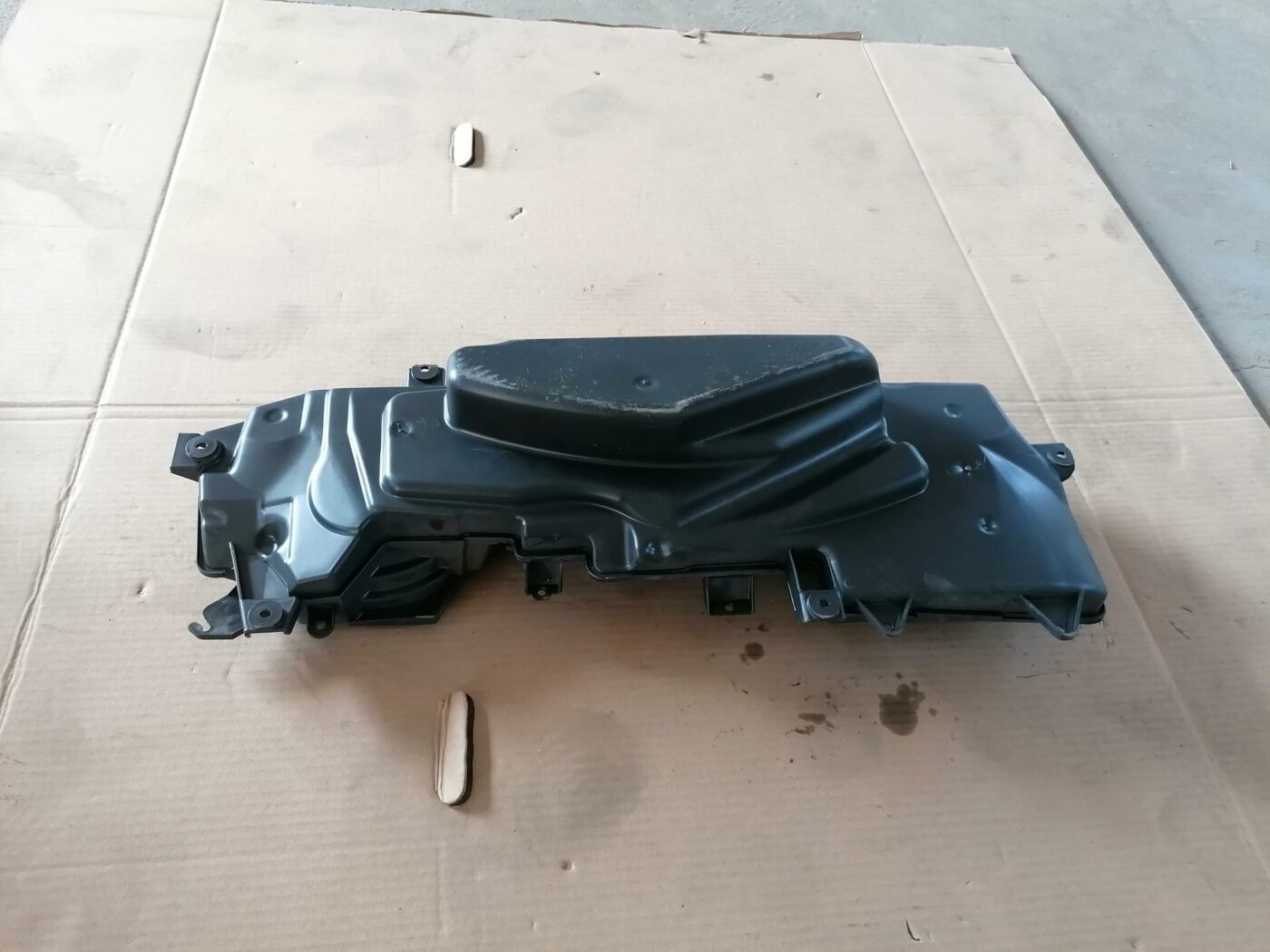 Durvju skaļruņa apdare, liela priekš AUDI A6 2008 2 Durvju skaļruņa apdare, liela priekš AUDI A6 2008