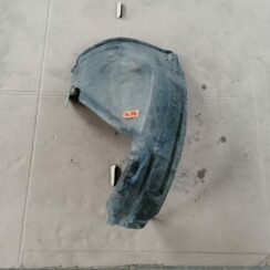 Priekšējais labais paspārns priekš AUDI A6 2008