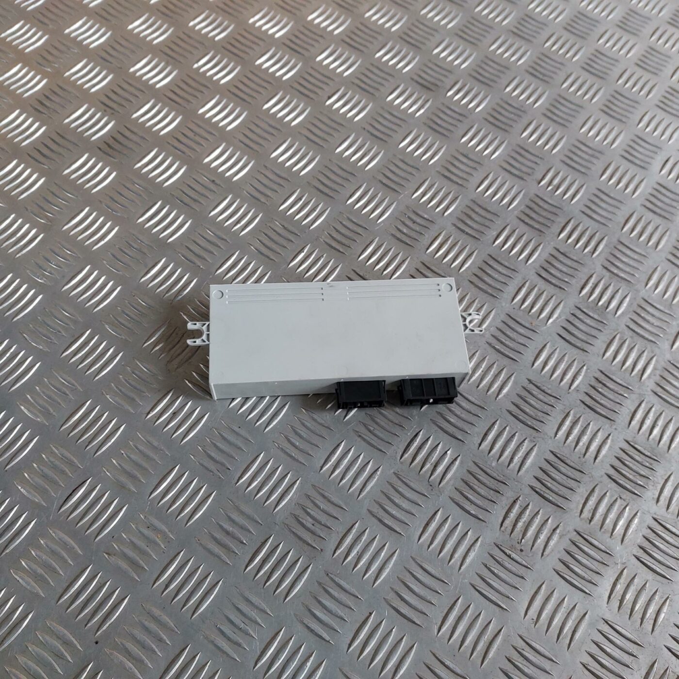 Bagažnieka vāka vadības bloks priekš BMW 520D F11 2011 TOURING 2 Bagažnieka vāka vadības bloks priekš BMW 520D F11 2011 TOURING