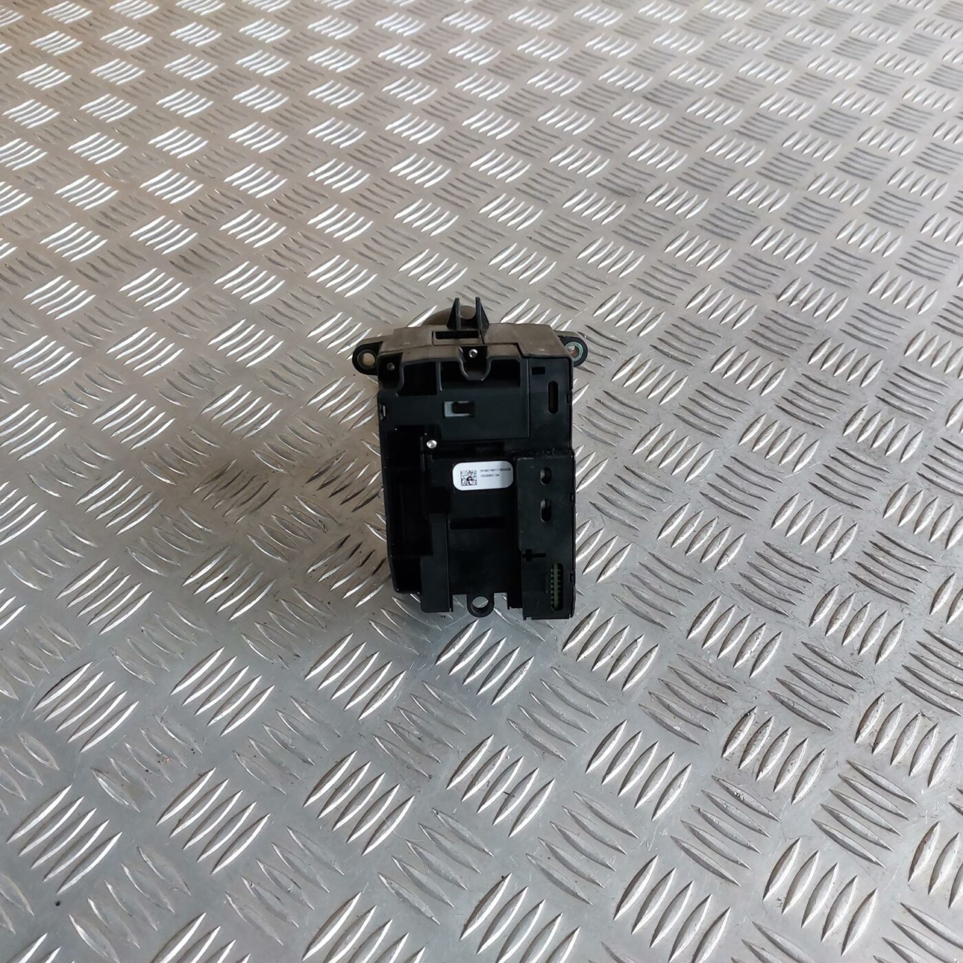 Ātrumu pārslēgšanas slēdzis priekš BMW 520D F11 2011 TOURING 2 Ātrumu pārslēgšanas slēdzis priekš BMW 520D F11 2011 TOURING