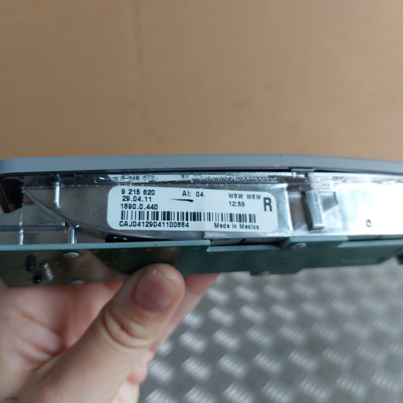 Aizmugurējo sēdvietu apgaismojums priekš BMW 520D F11 2011 TOURING 4 Aizmugurējo sēdvietu apgaismojums priekš BMW 520D F11 2011 TOURING