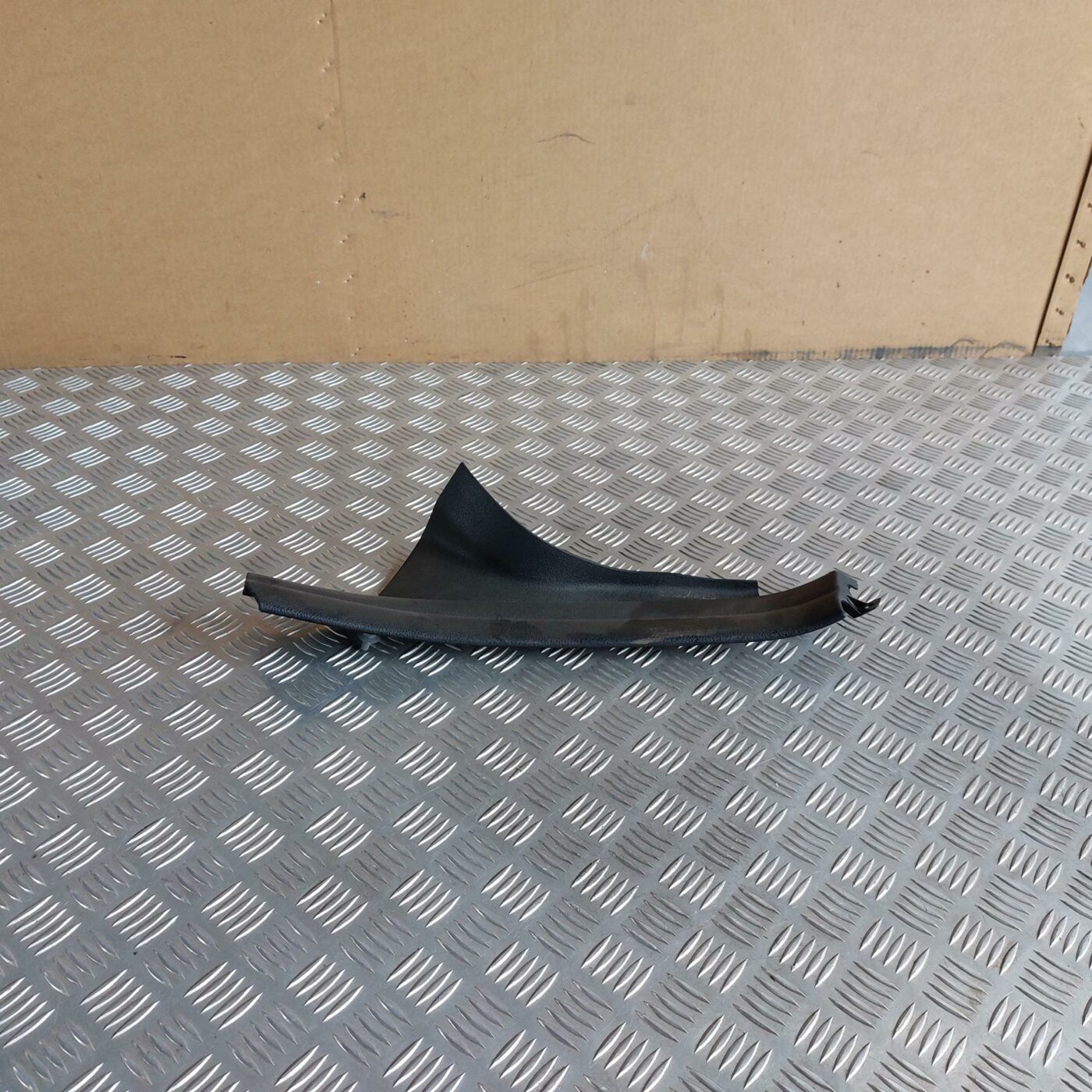 Sliekšņa aizmugurēja kreisa uzlika (salonā) priekš BMW 520D F11 2011 TOURING 1 Sliekšņa aizmugurēja kreisa uzlika (salonā) priekš BMW 520D F11 2011 TOURING