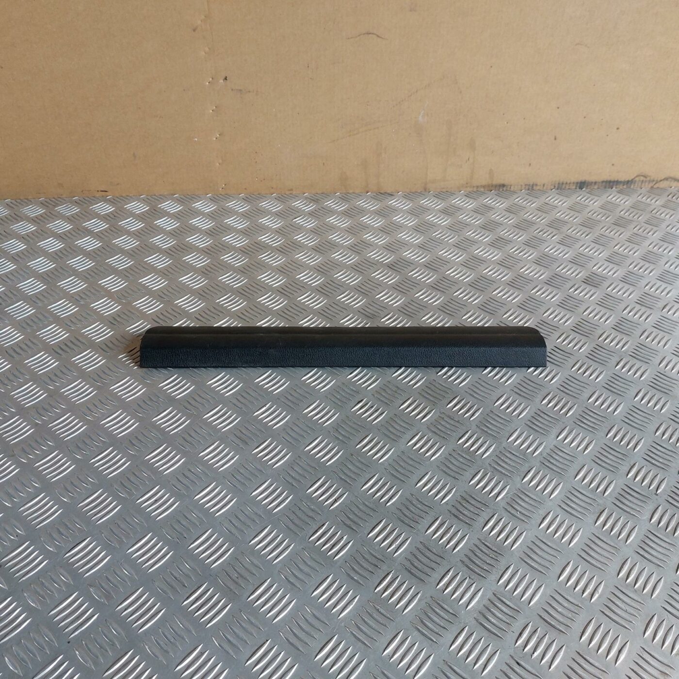 Sliekšņa priekšēja laba uzlika (salonā) priekš BMW 520D F11 2011 TOURING 1 Sliekšņa priekšēja laba uzlika (salonā) priekš BMW 520D F11 2011 TOURING