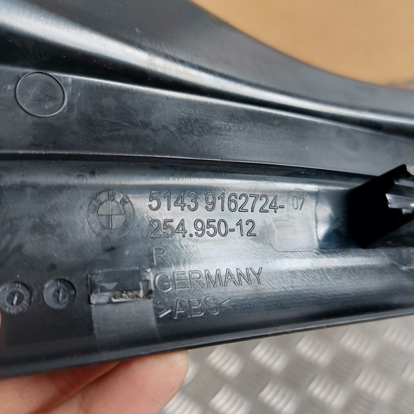 Sliekšņa aizmugurēja laba uzlika (salonā) priekš BMW 520D F11 2011 TOURING 3 Sliekšņa aizmugurēja laba uzlika (salonā) priekš BMW 520D F11 2011 TOURING