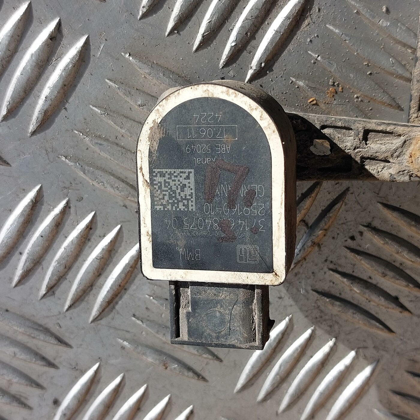 Lukturu diapazona korekcijas sensors, aizmugurē priekš BMW 520D F11 2011 TOURING 3 Lukturu diapazona korekcijas sensors, aizmugurē priekš BMW 520D F11 2011 TOURING