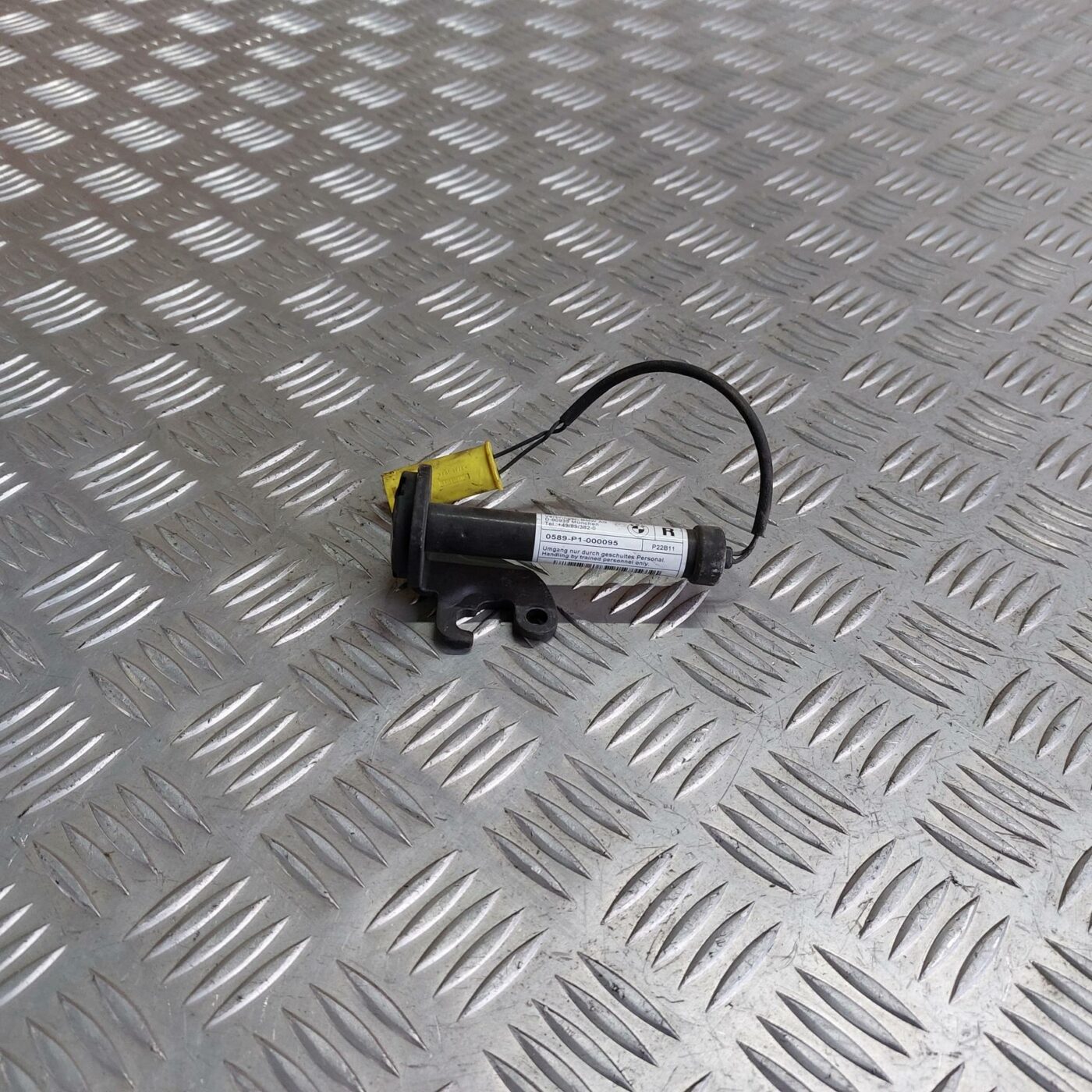 Pirotehniskā pārsega piedziņa priekš BMW 520D F11 2011 TOURING 1 Pirotehniskā pārsega piedziņa priekš BMW 520D F11 2011 TOURING