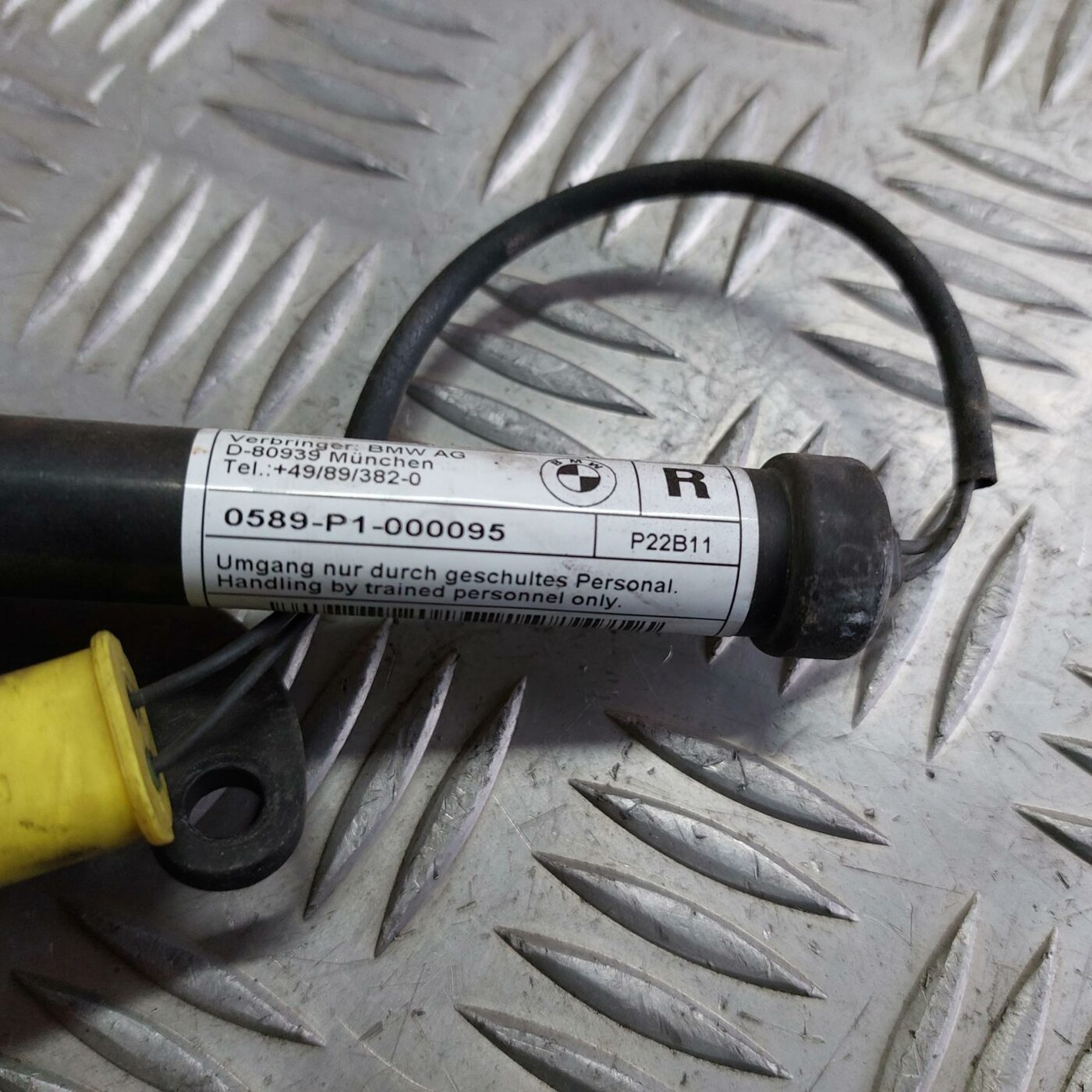 Pirotehniskā pārsega piedziņa priekš BMW 520D F11 2011 TOURING 4 Pirotehniskā pārsega piedziņa priekš BMW 520D F11 2011 TOURING