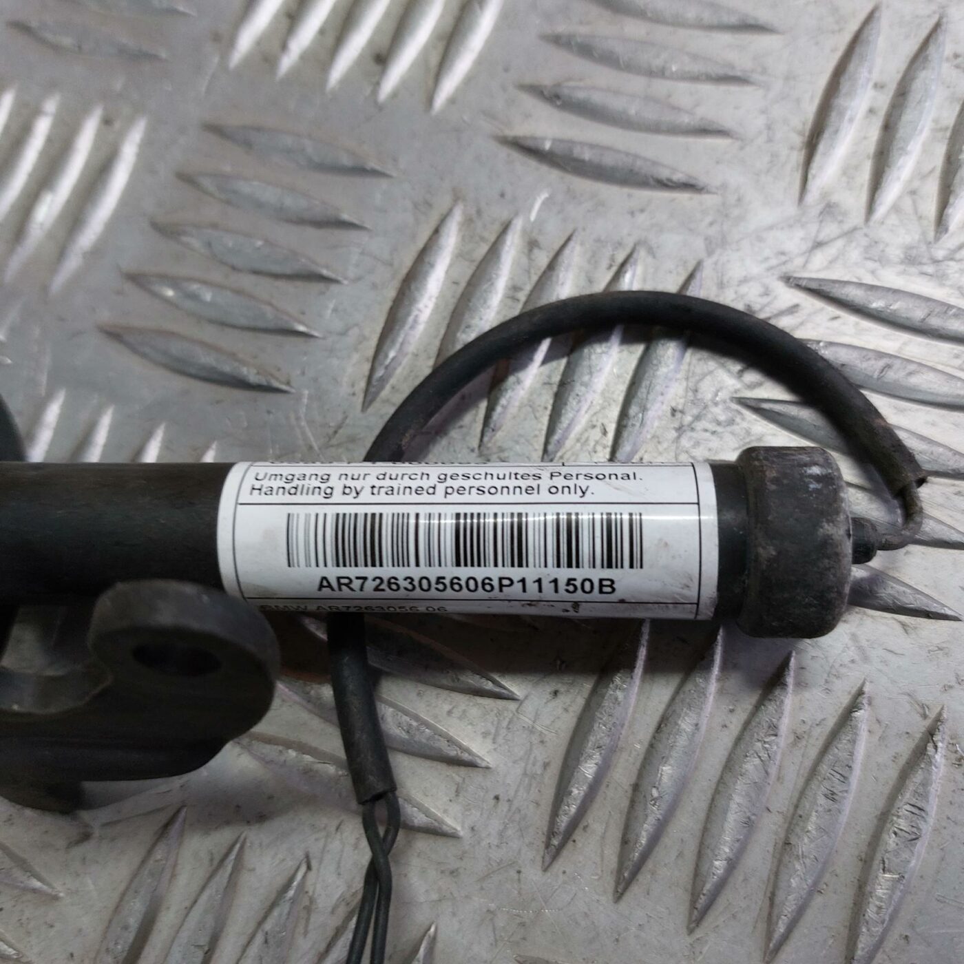 Pirotehniskā pārsega piedziņa priekš BMW 520D F11 2011 TOURING 5 Pirotehniskā pārsega piedziņa priekš BMW 520D F11 2011 TOURING