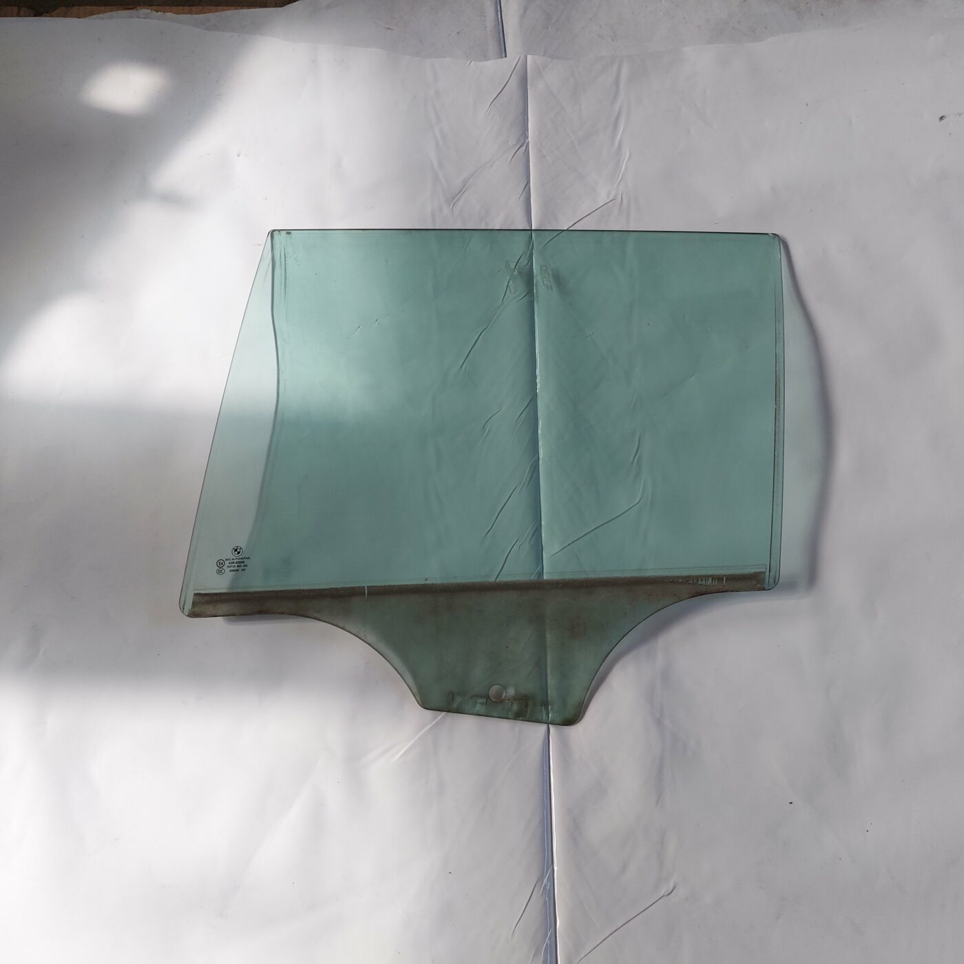 Aizmugurējo kreiso durvju stikls priekš BMW 520D F11 2011 TOURING 1 Aizmugurējo kreiso durvju stikls priekš BMW 520D F11 2011 TOURING