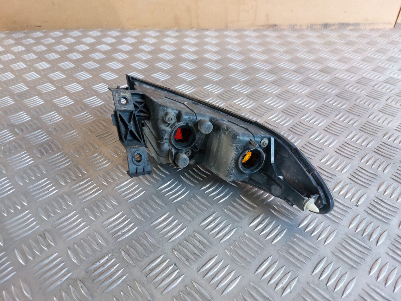 Aizmugurējais labais lukturis priekš HONDA CIVIC 2006 2 Aizmugurējais labais lukturis priekš HONDA CIVIC 2006