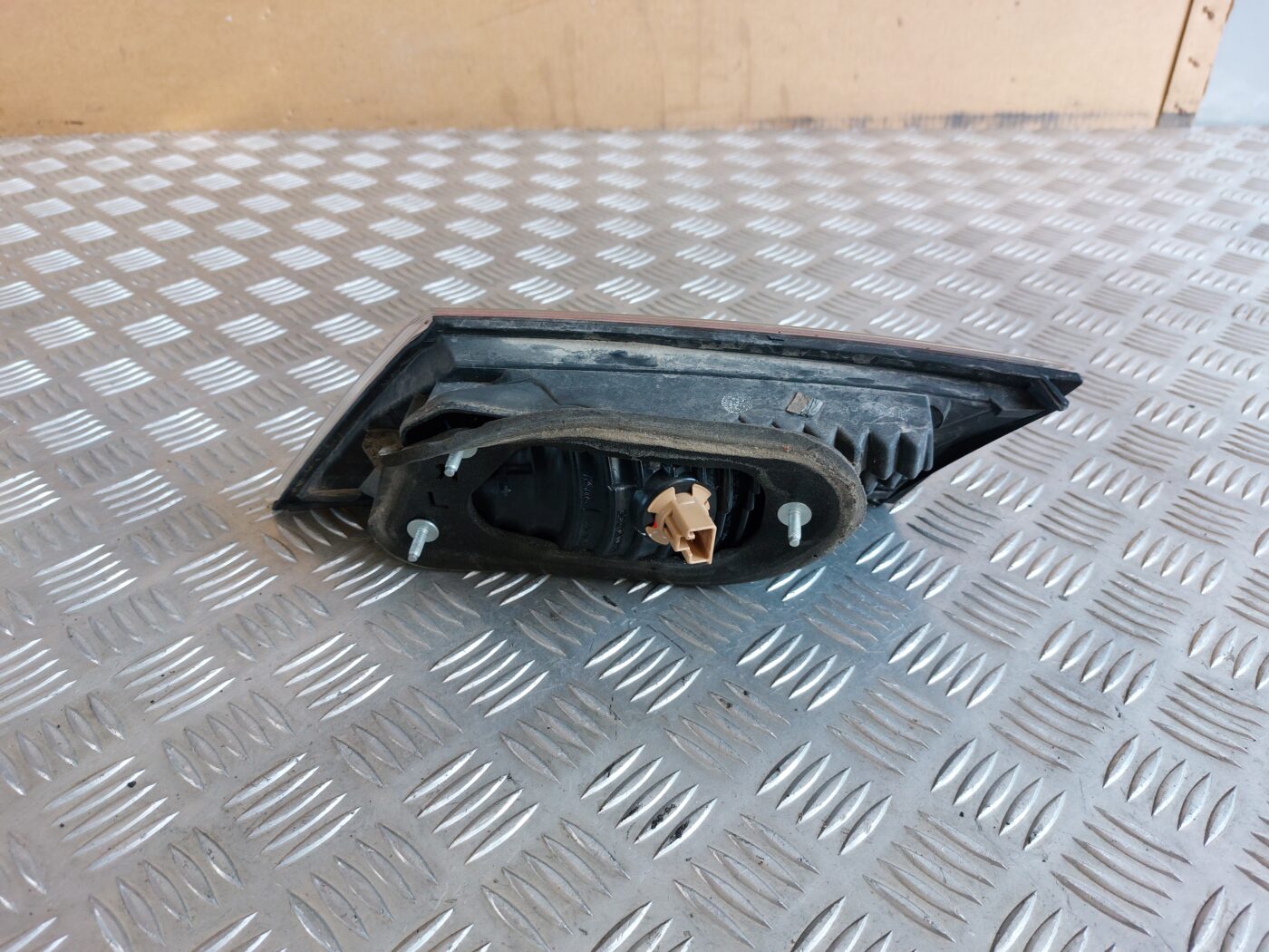 Bagāžnieka vāka kreisais lukturis priekš HONDA CIVIC 2006 2 Bagāžnieka vāka kreisais lukturis priekš HONDA CIVIC 2006