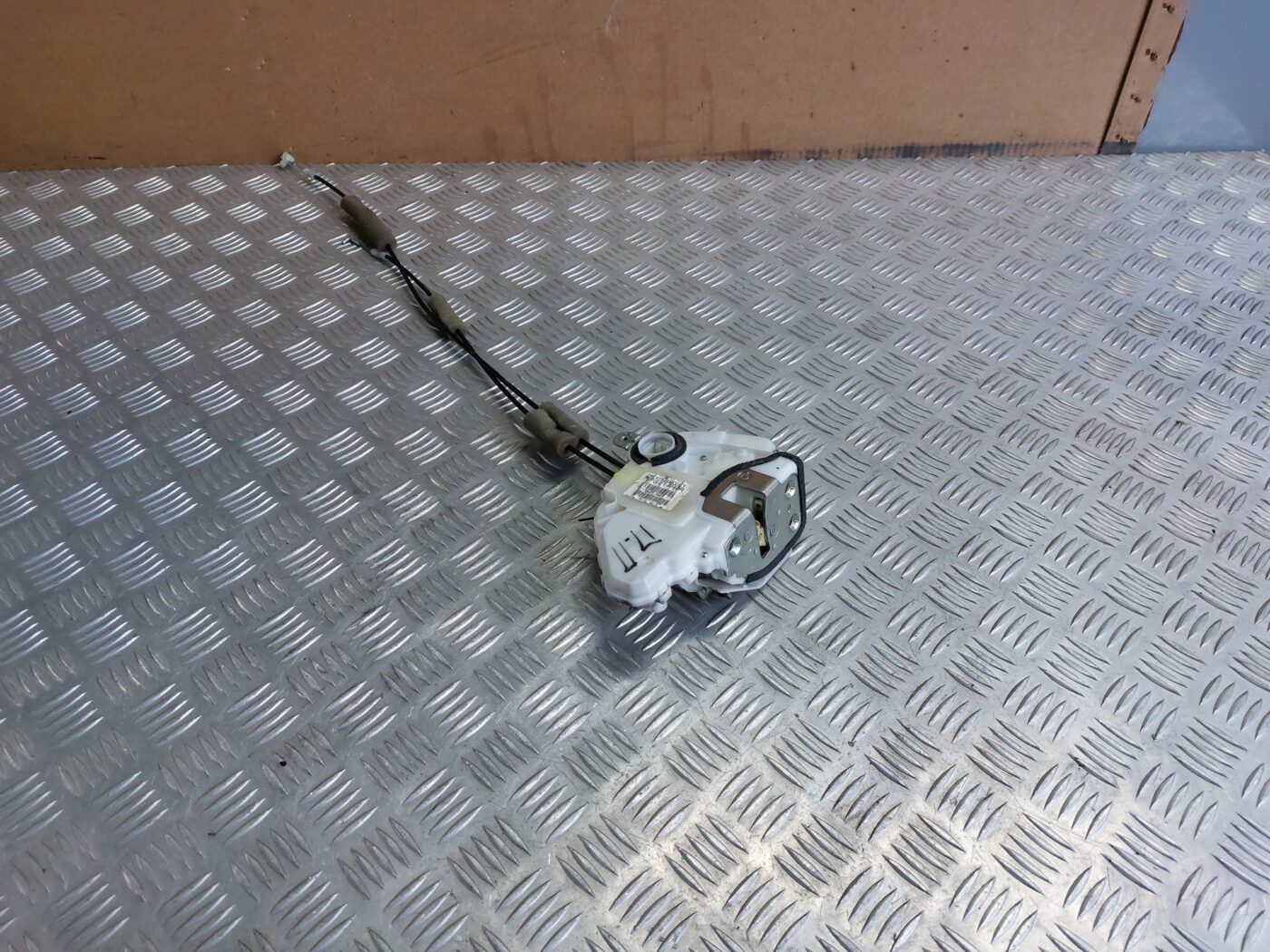 Priekšējo labo durvju slēdzene priekš HONDA CIVIC 2006 1 Priekšējo labo durvju slēdzene priekš HONDA CIVIC 2006