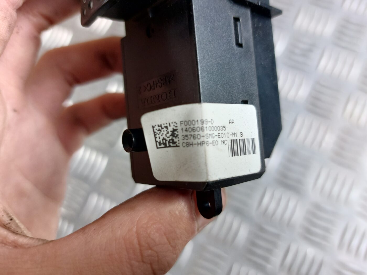 Stikla pacelšanas poga priekš HONDA CIVIC 2006 2 Stikla pacelšanas poga priekš HONDA CIVIC 2006