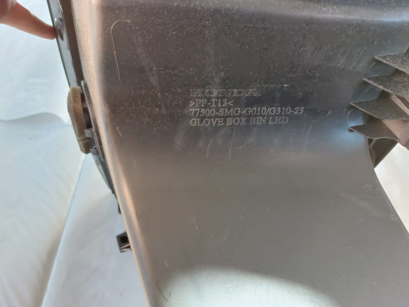 Mantu glabāšanas nodalījums pasažiera pusē priekš HONDA CIVIC 2006 2 Mantu glabāšanas nodalījums pasažiera pusē priekš HONDA CIVIC 2006