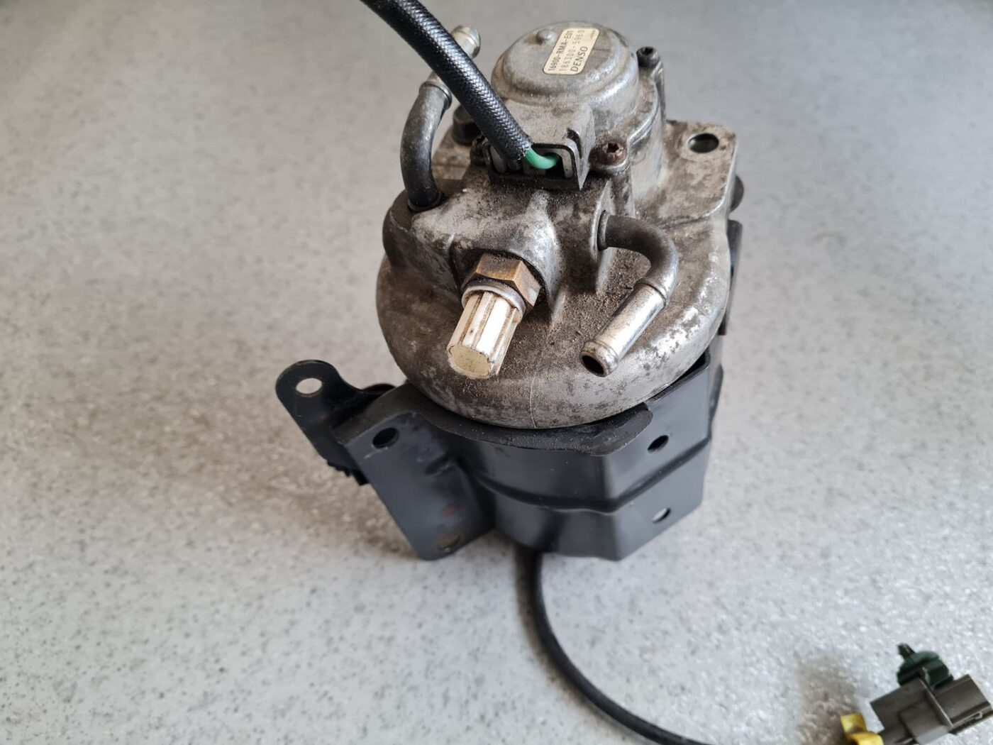 Degvielas filtra korpuss priekš HONDA CIVIC 2006 2 Degvielas filtra korpuss priekš HONDA CIVIC 2006