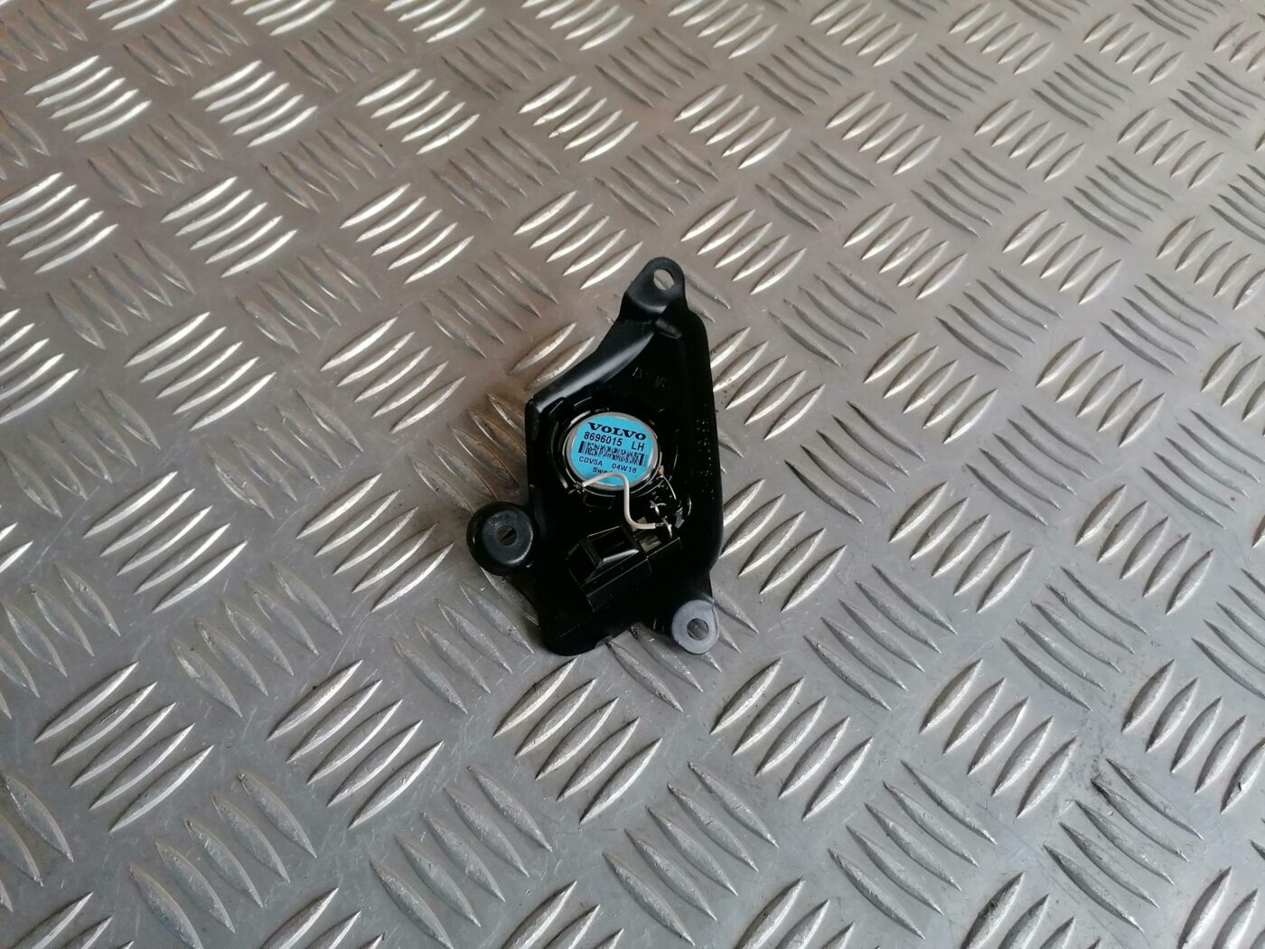 Durvju skaļrunis, augšā priekš VOLVO S80 2004 2 Durvju skaļrunis, augšā priekš VOLVO S80 2004