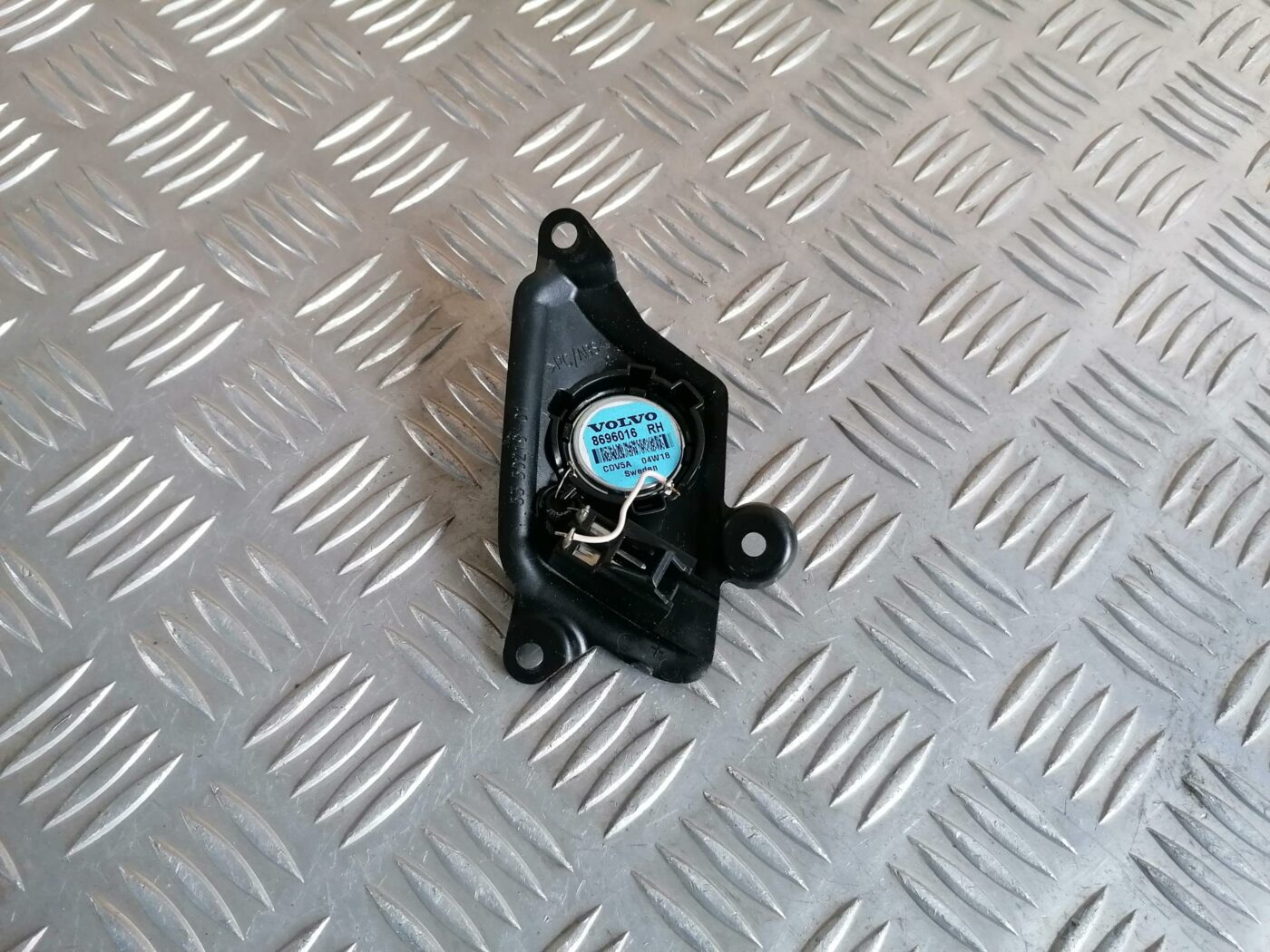 Durvju skaļrunis, augšā priekš VOLVO S80 2004 2 Durvju skaļrunis, augšā priekš VOLVO S80 2004