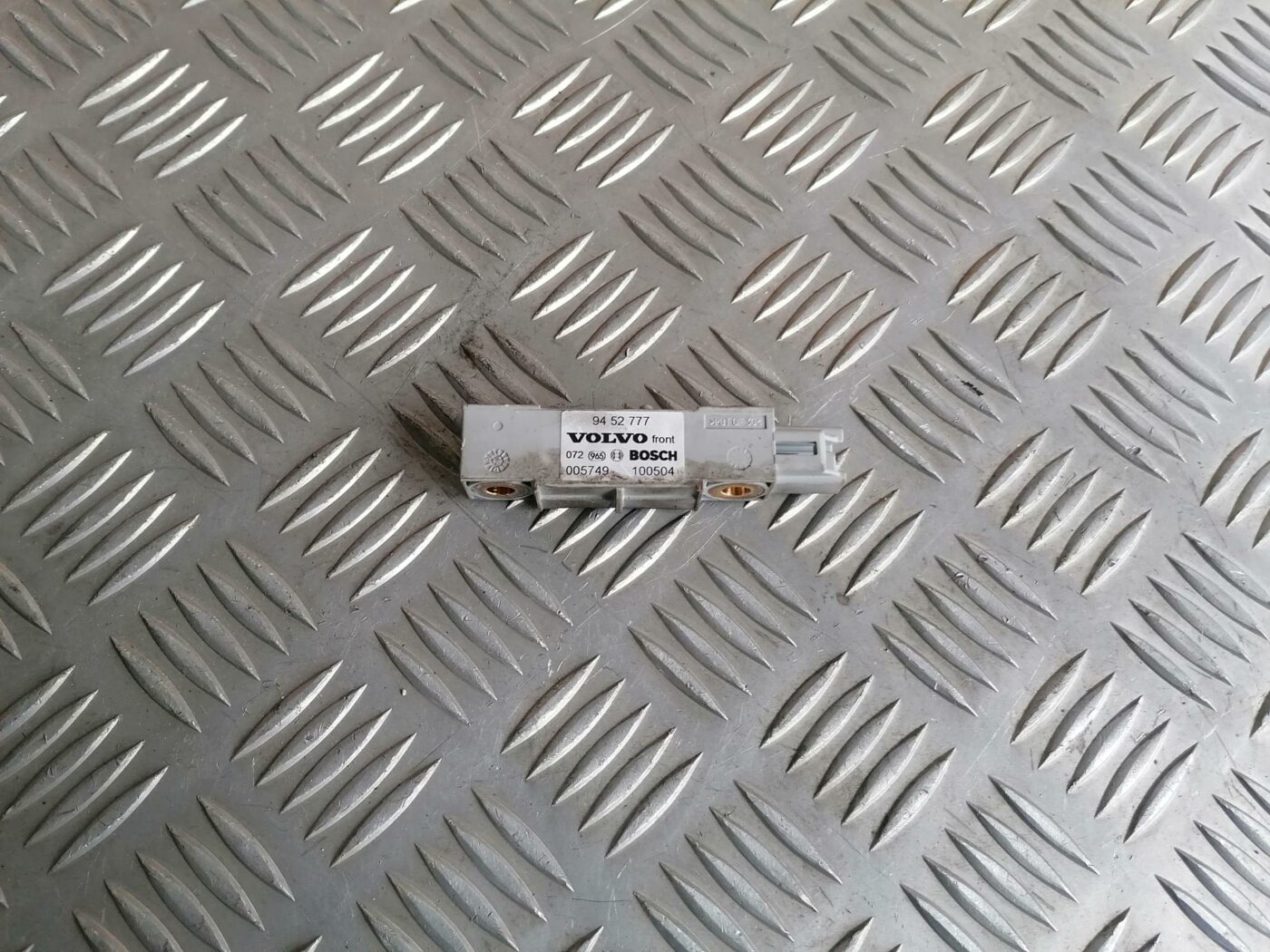 Drošības spilvena trieciensensors priekš VOLVO S80 2004 1 Drošības spilvena trieciensensors priekš VOLVO S80 2004