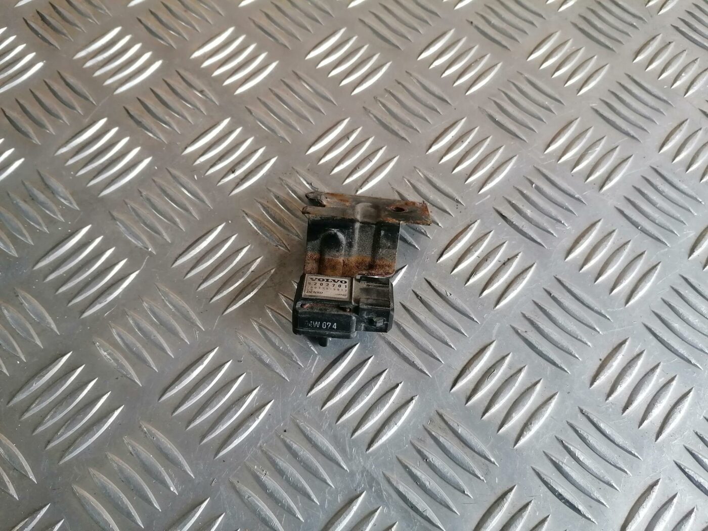 Gaisa spiediena devējs priekš VOLVO S80 2004 1 Gaisa spiediena devējs priekš VOLVO S80 2004