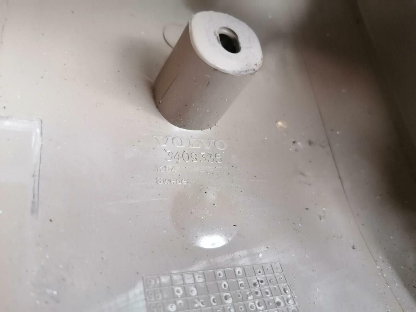 Stūres statnes putekļu aizsargs (salonā) priekš VOLVO S80 2004 3 Stūres statnes putekļu aizsargs (salonā) priekš VOLVO S80 2004