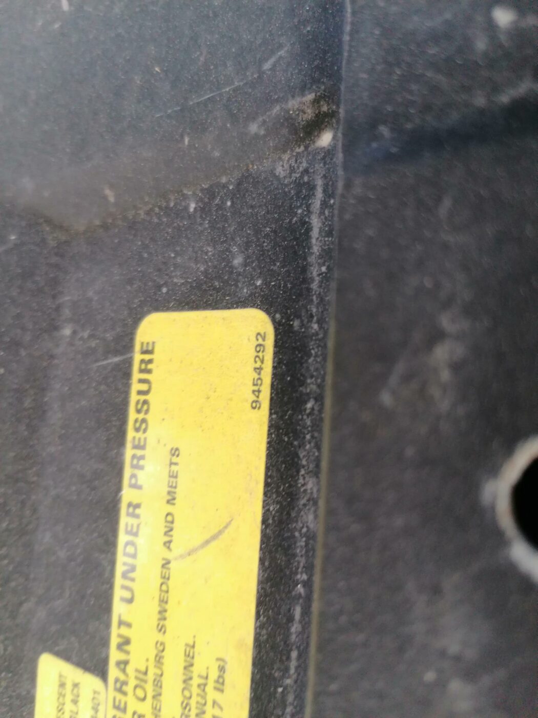 Priekšējā radiatora rāmja augšēja daļa priekš VOLVO S80 2004 2 Priekšējā radiatora rāmja augšēja daļa priekš VOLVO S80 2004