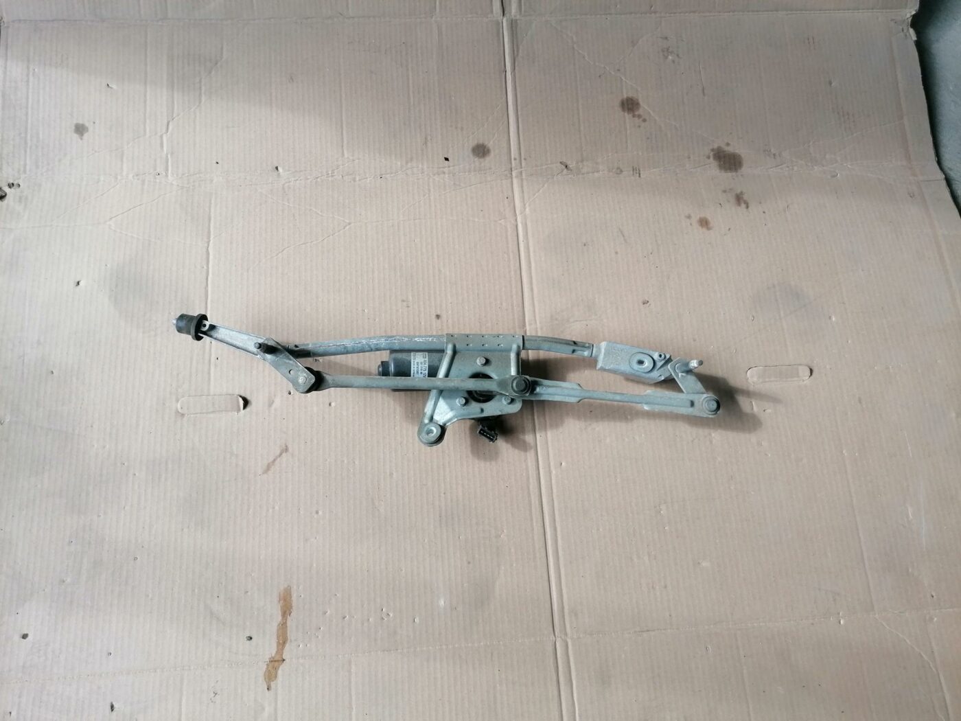 Vējstikla tīrīšanas mehānisms priekš VOLVO S80 2004 1 Vējstikla tīrīšanas mehānisms priekš VOLVO S80 2004