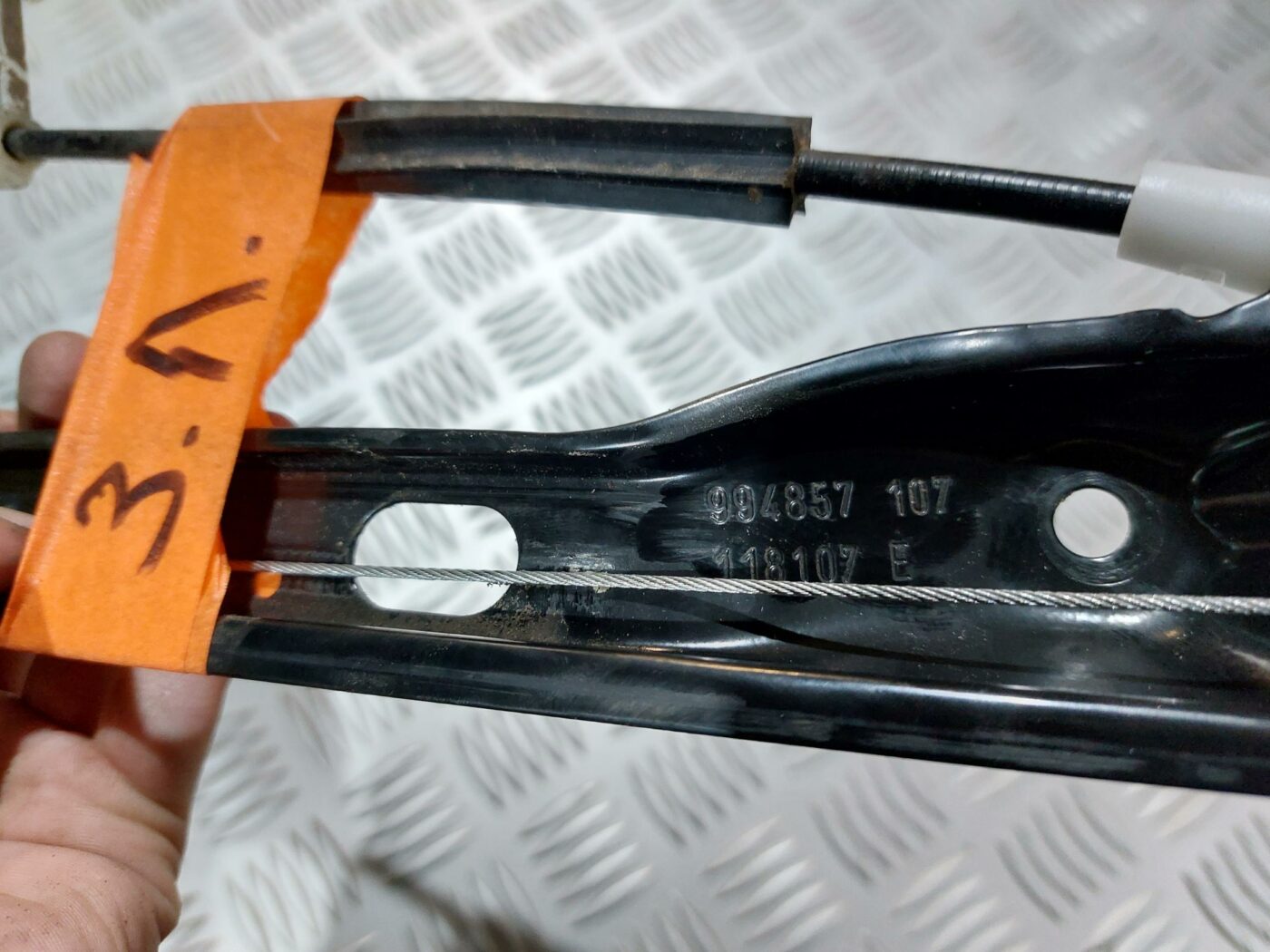 Stikla pacelšanas mehānisms aizmugurējais kreisais priekš VW JETTA 2008 3 Stikla pacelšanas mehānisms aizmugurējais kreisais priekš VW JETTA 2008