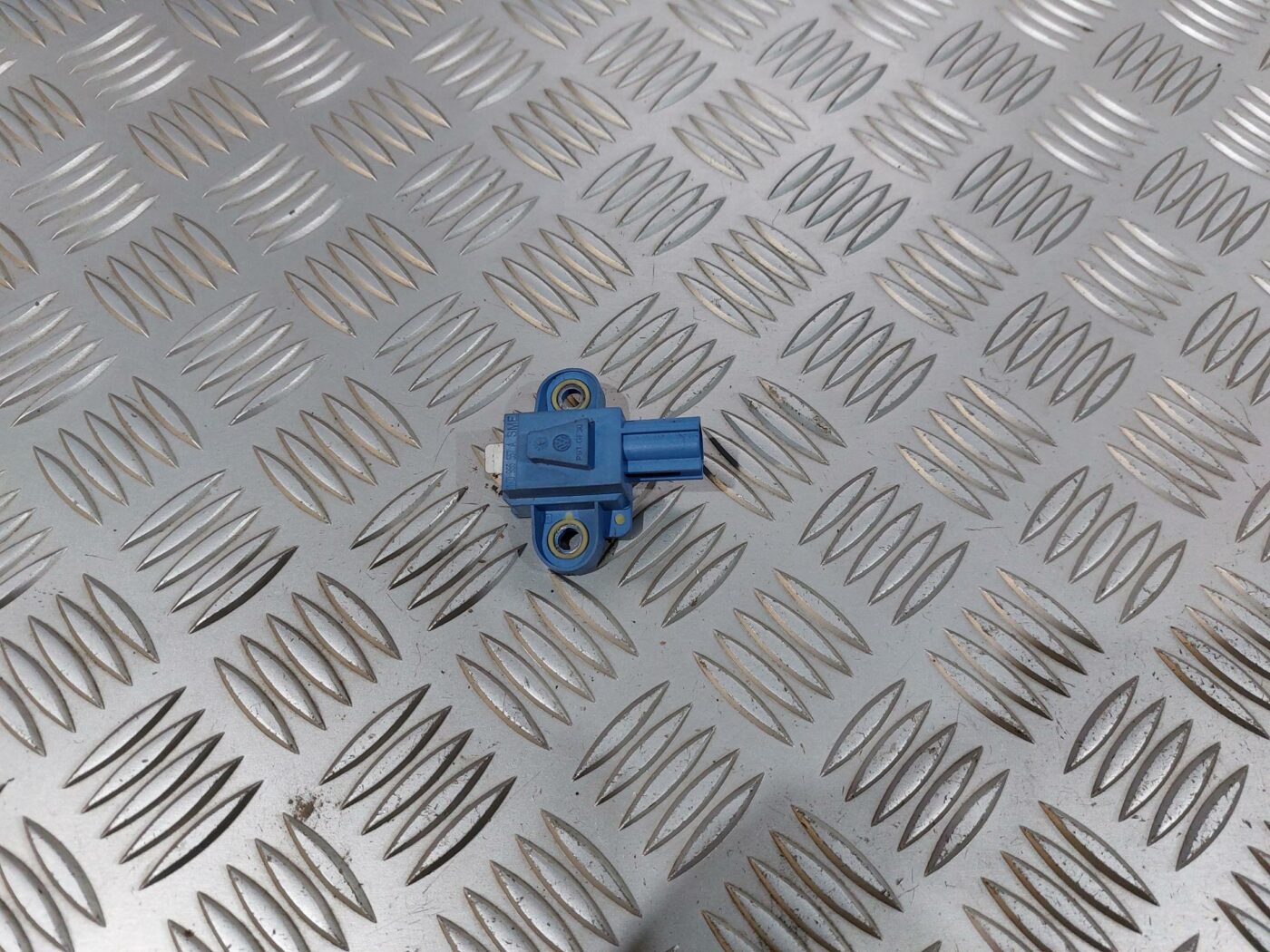 Drošības spilvena trieciensensors priekš VW JETTA 2008 1 Drošības spilvena trieciensensors priekš VW JETTA 2008