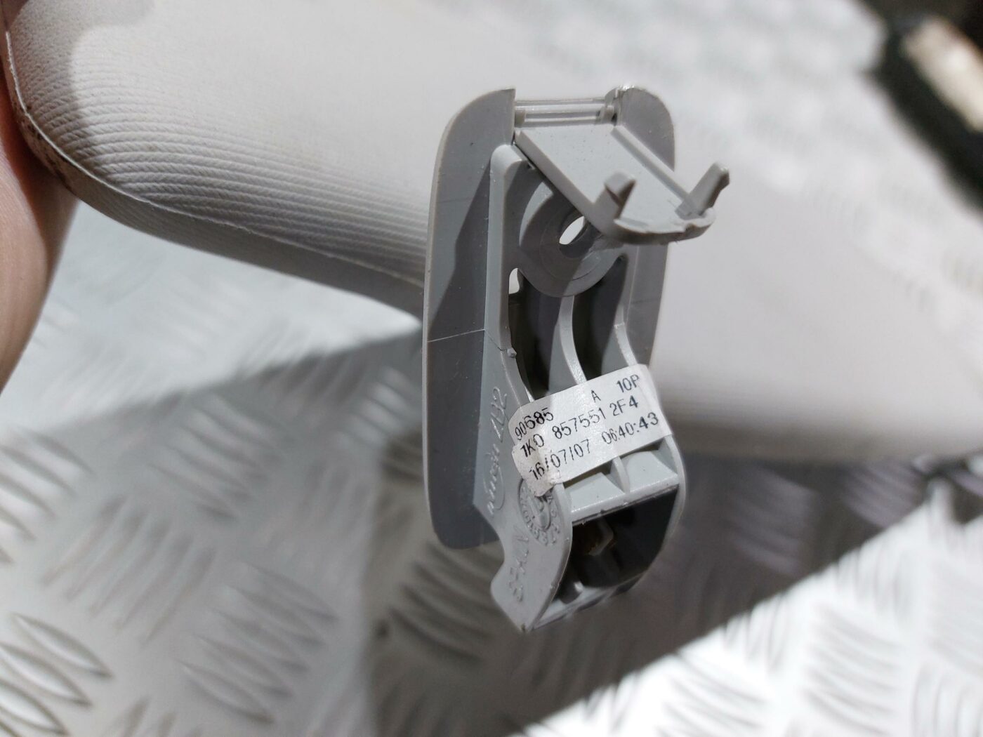 Saules aizsargs priekš VW JETTA 2008 3 Saules aizsargs priekš VW JETTA 2008