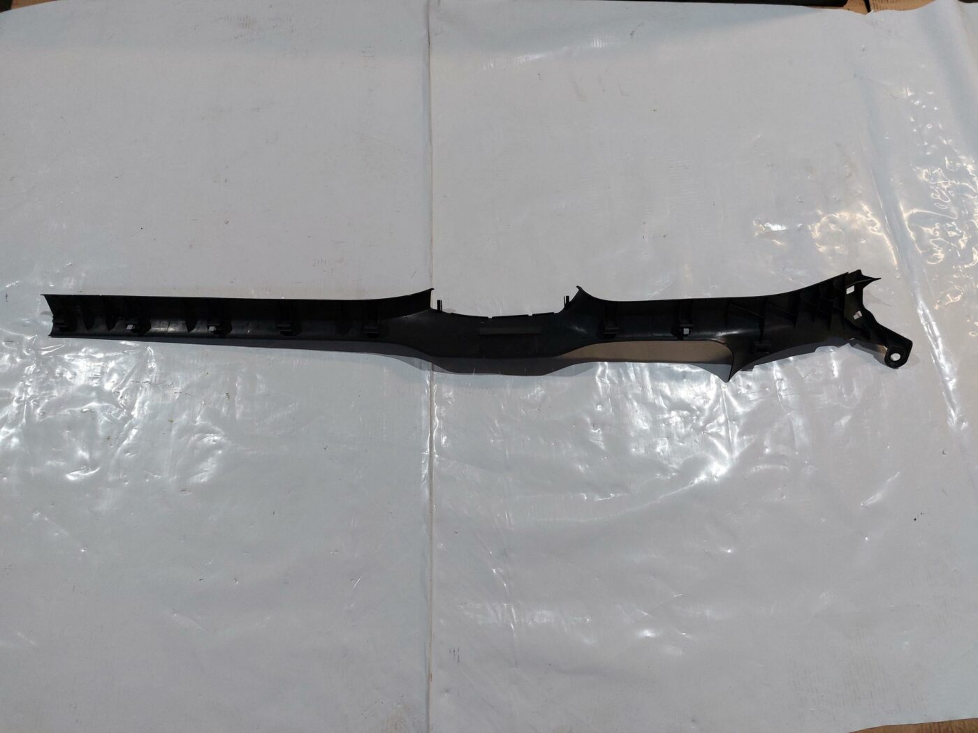 Sliekšņa kreisa uzlika priekš VW JETTA 2008 2 Sliekšņa kreisa uzlika priekš VW JETTA 2008