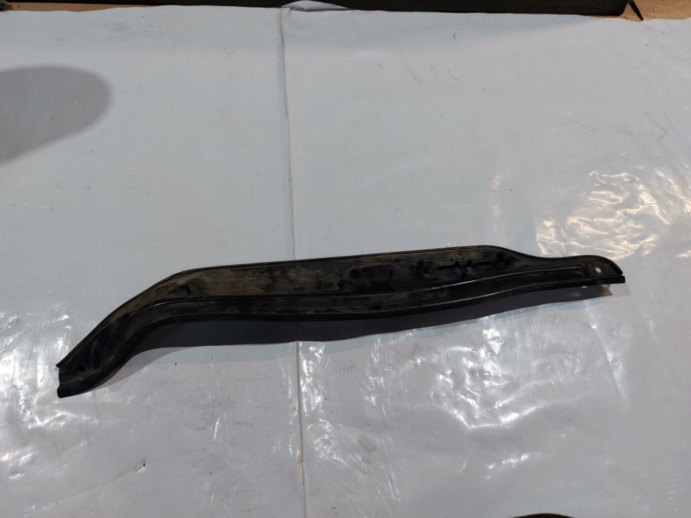 Vējstikla uzlika (deflektors) priekš VW JETTA 2008 1 Vējstikla uzlika (deflektors) priekš VW JETTA 2008