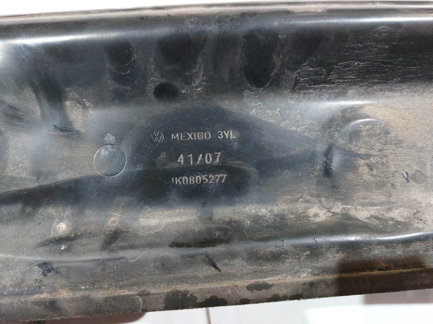 Vējstikla uzlika (deflektors) priekš VW JETTA 2008 3 Vējstikla uzlika (deflektors) priekš VW JETTA 2008