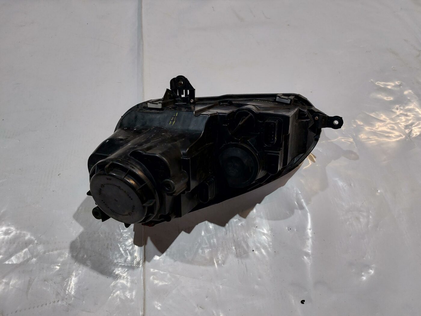 Priekšējais labais lukturis priekš VW JETTA 2008 2 Priekšējais labais lukturis priekš VW JETTA 2008