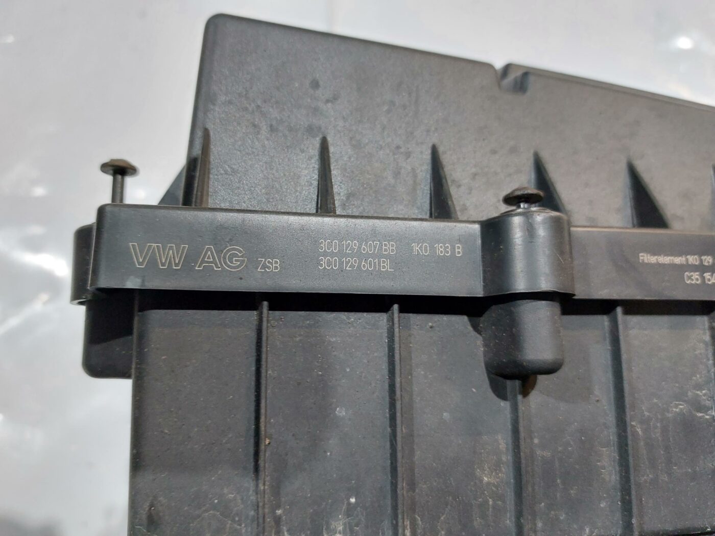 Gaisa filtra korpuss priekš VW JETTA 2008 3 Gaisa filtra korpuss priekš VW JETTA 2008