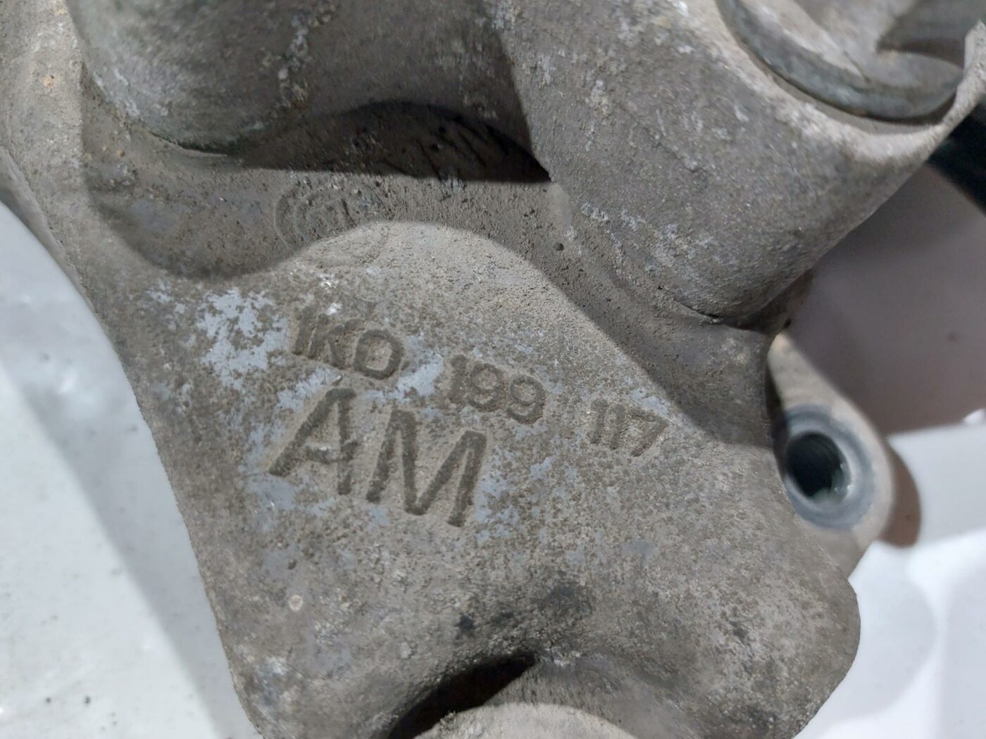 Ātrumkārbas kronšteins priekš VW JETTA 2008 3 Ātrumkārbas kronšteins priekš VW JETTA 2008