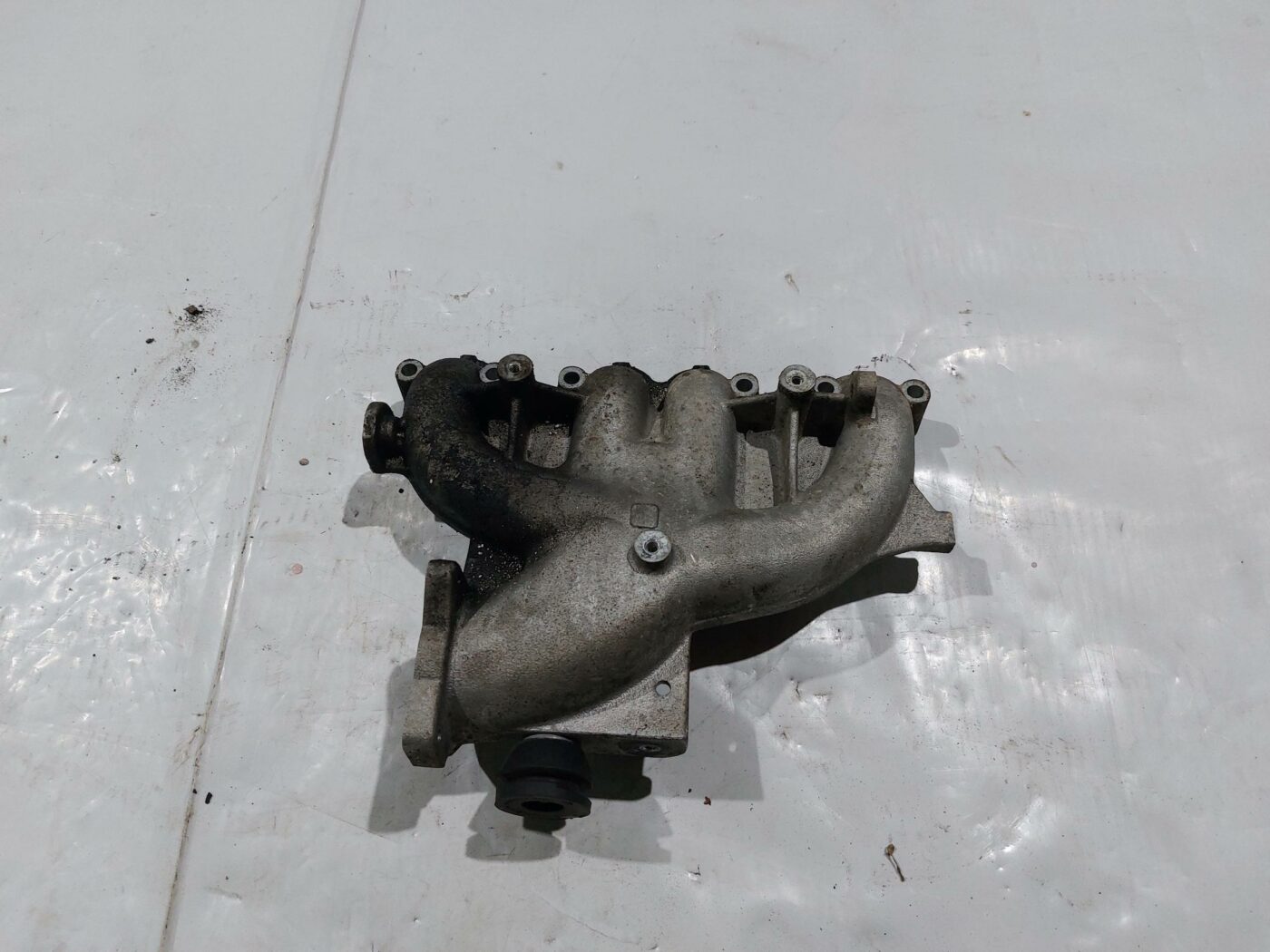 Ieplūdes kolektors priekš VW JETTA 2008 2 Ieplūdes kolektors priekš VW JETTA 2008